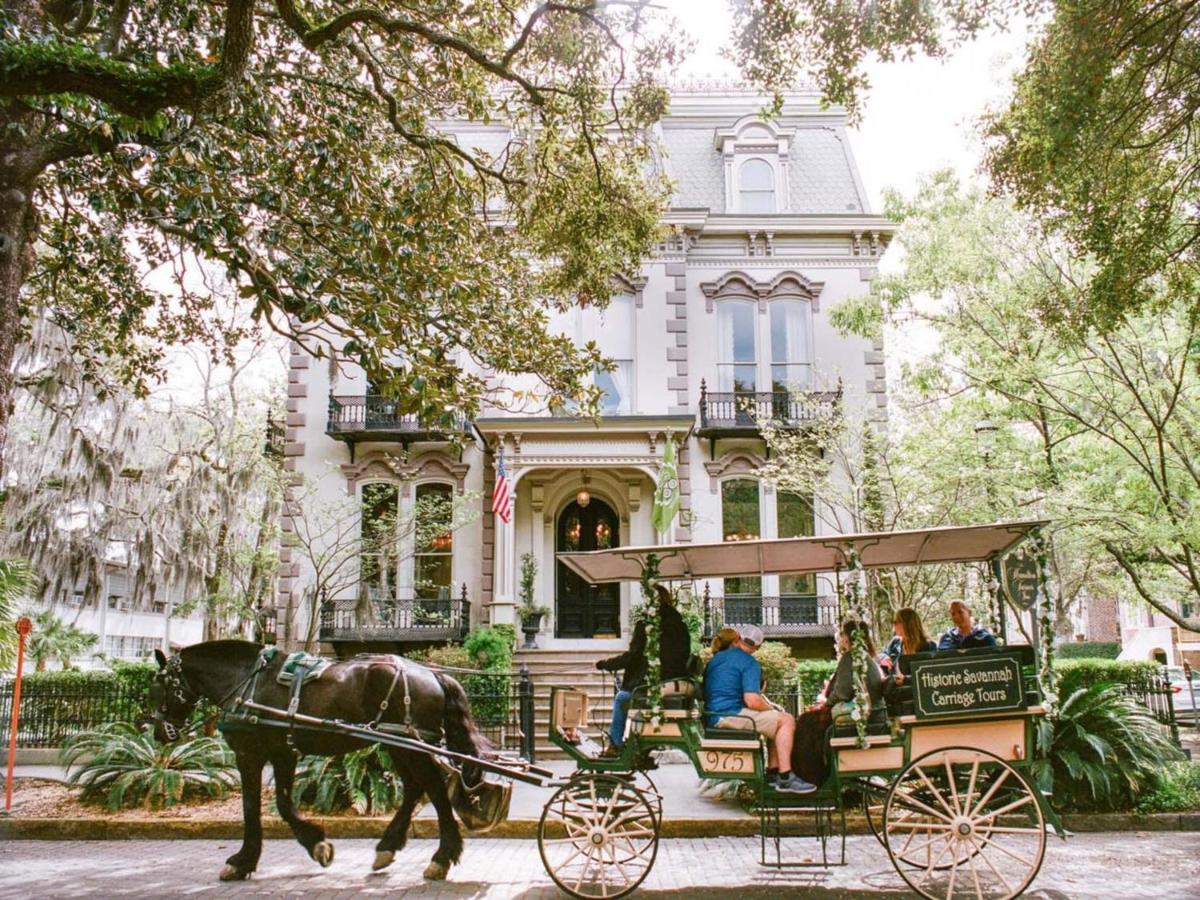Walk Score 90!!-Historic Downtown District-2 Blocks To Famous Forsyth Park- Huge Private Patio-Private Parking ซาวานนาห์ ภายนอก รูปภาพ