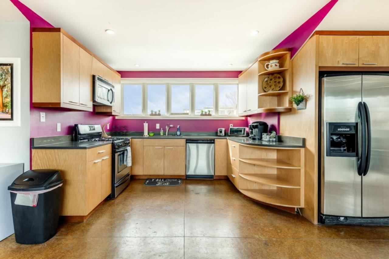 Walk Score 90!!-Historic Downtown District-2 Blocks To Famous Forsyth Park- Huge Private Patio-Private Parking ซาวานนาห์ ภายนอก รูปภาพ