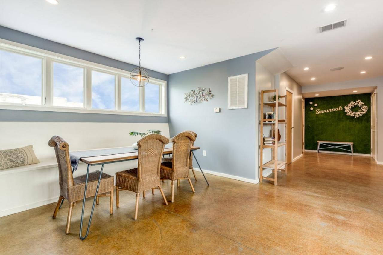 Walk Score 90!!-Historic Downtown District-2 Blocks To Famous Forsyth Park- Huge Private Patio-Private Parking ซาวานนาห์ ภายนอก รูปภาพ